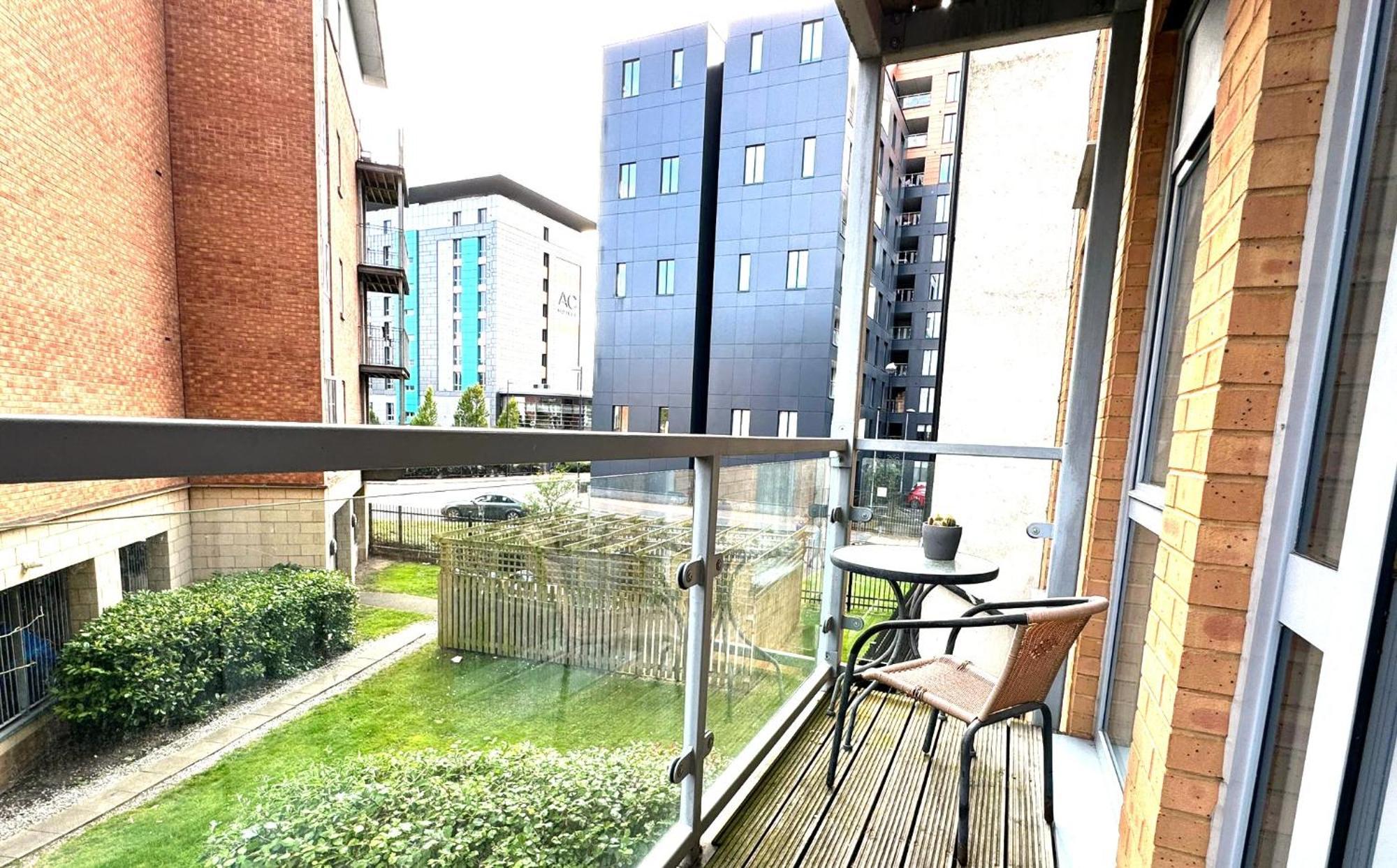 2 Bed Ensuite With Balcony And Free Onsite Secure Parking Manchester Zewnętrze zdjęcie